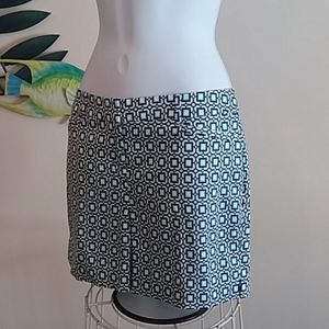 NWT WHITE HOUSE | BLACK MARKET SHORTS SIZE 2